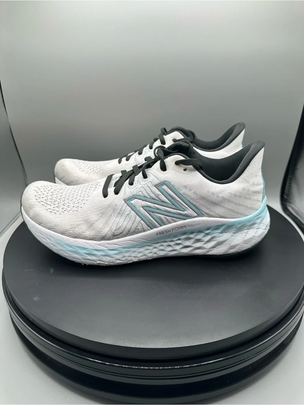 New Balance Fresh Foam X Vongo v5 Womens 8.5 B White Beach Blue WVNGOCW5-D